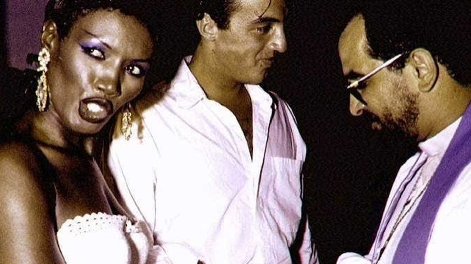 The Challenges in Atila Altaunbay’s Marriage